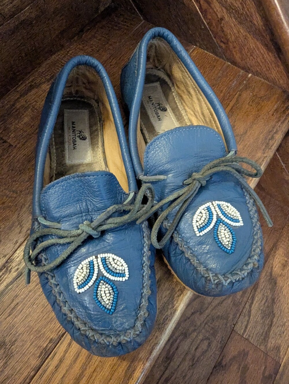 Manitoba Moccasins, Coronet Blue  Unlined Turtle Sole Size 7 Geometric Beading